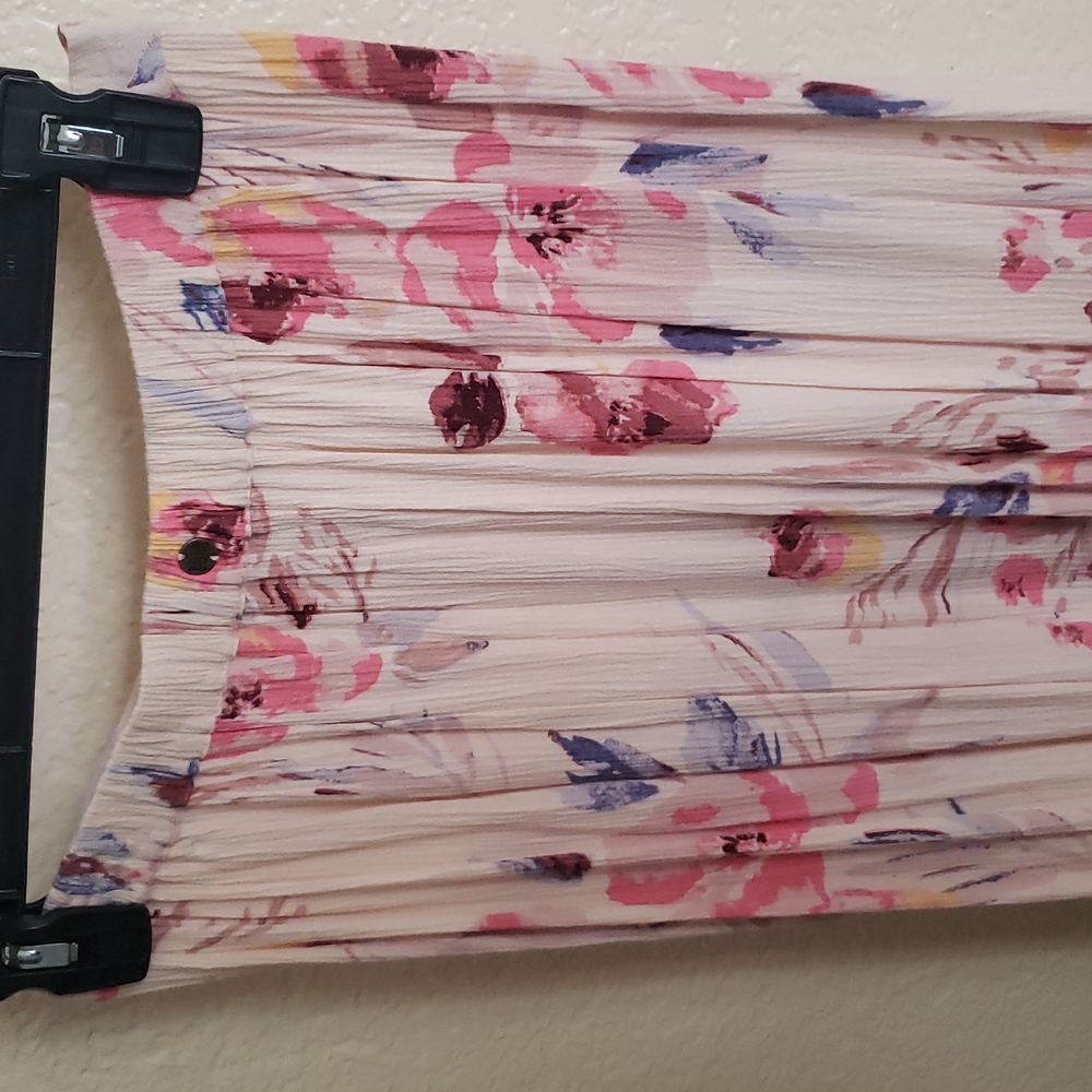 Billabong Cream Floral Maxi Skirt with Pink and Blue Accents - Picture 8 of 12